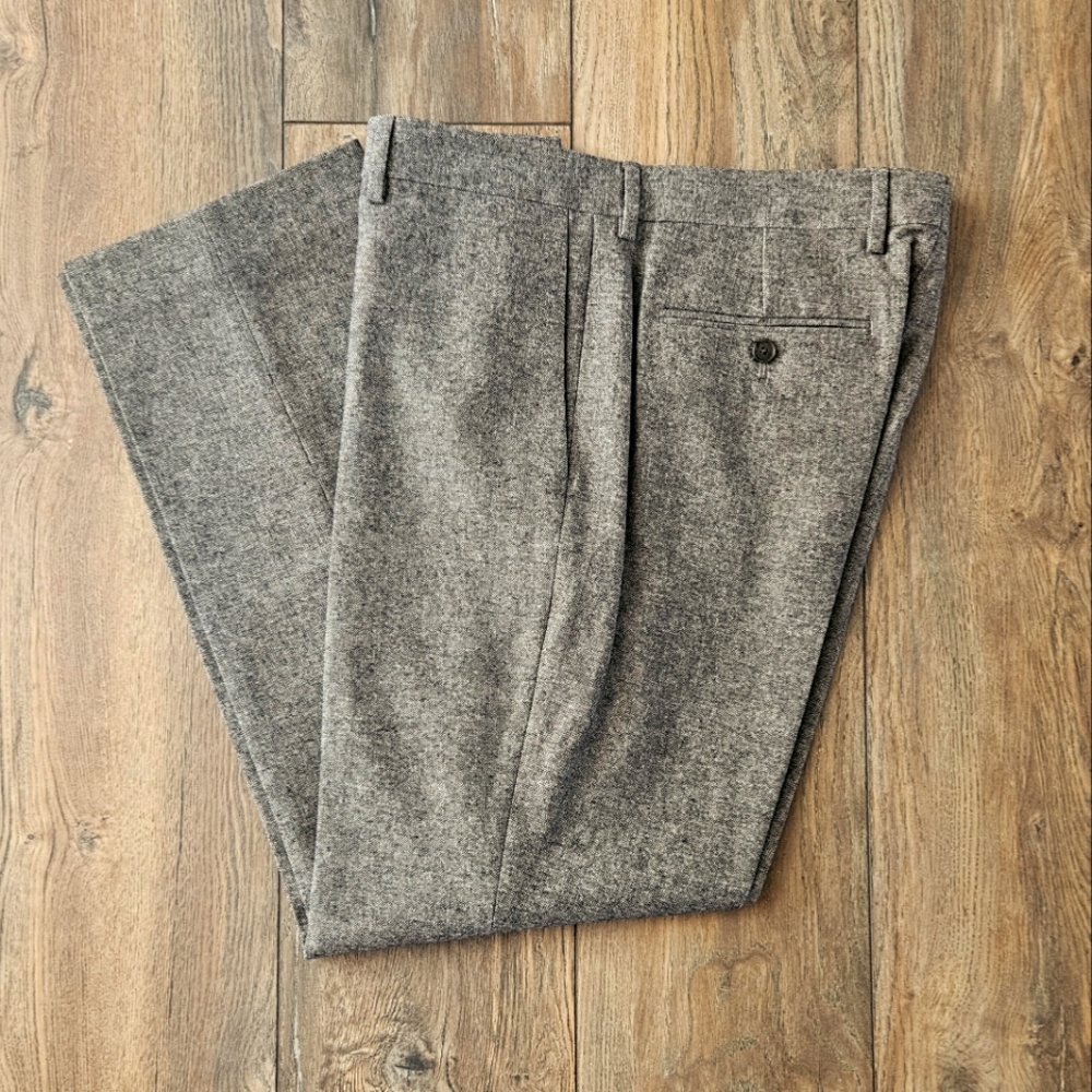 Banana Republic Suit (42R) slim - Picture 5 of 15